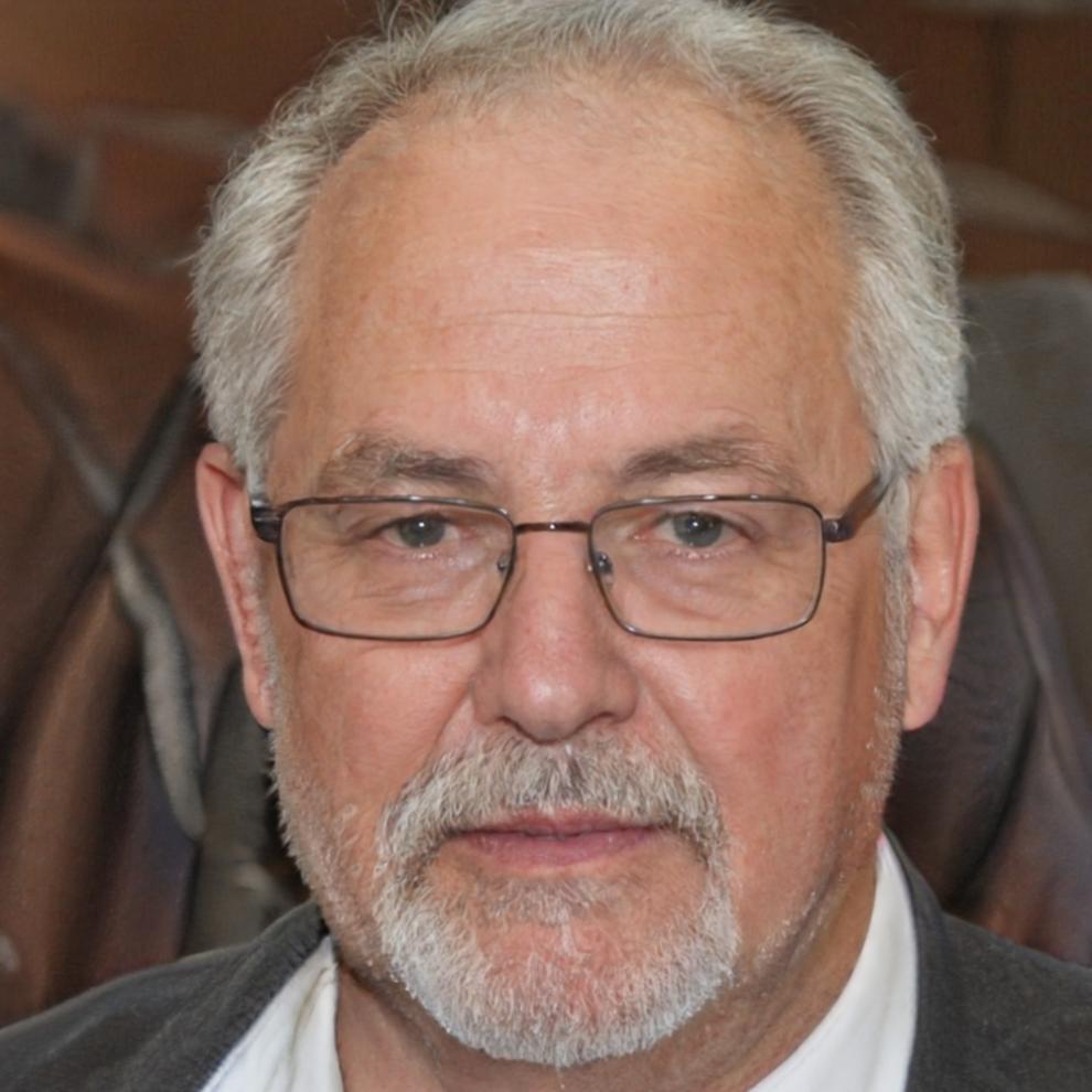 Tobias Lindholm, Lead Strategy Coach specializing in macro gameplay and team coordination